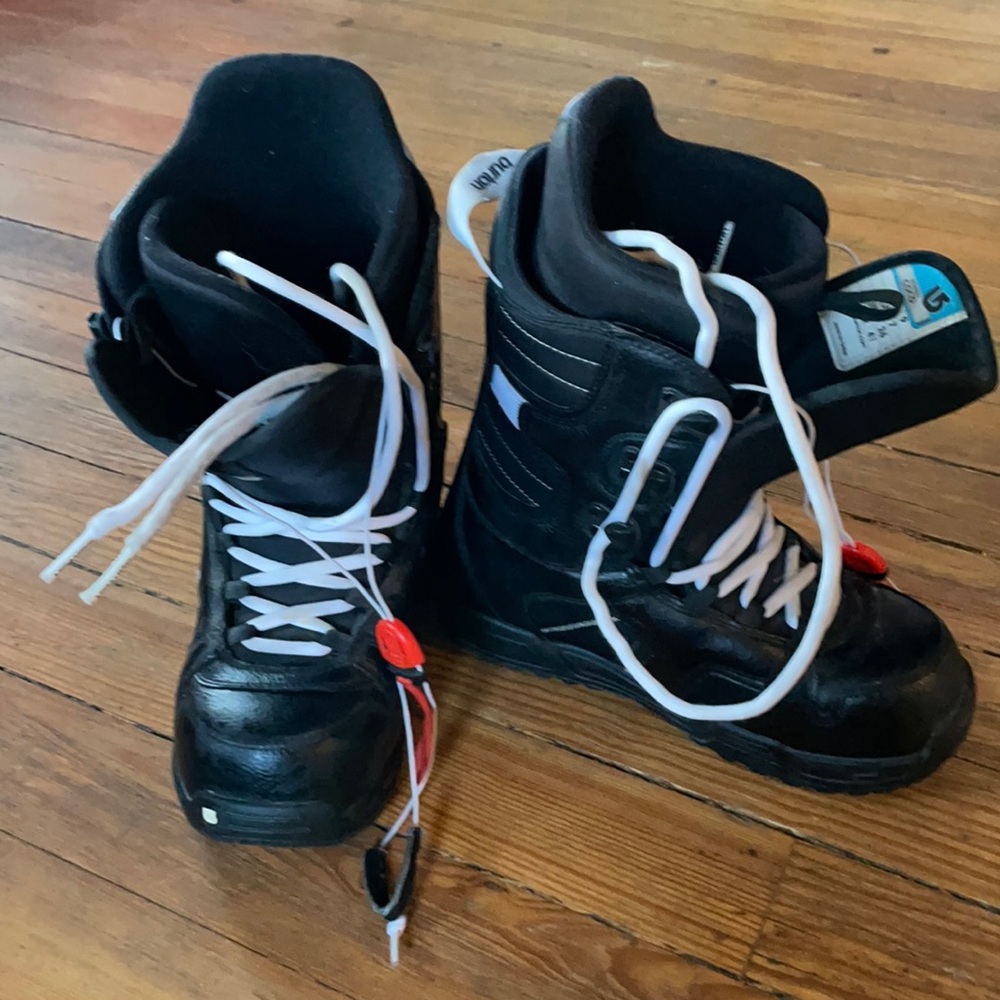 Burton Women’s Coco black snowboard boots size US 9